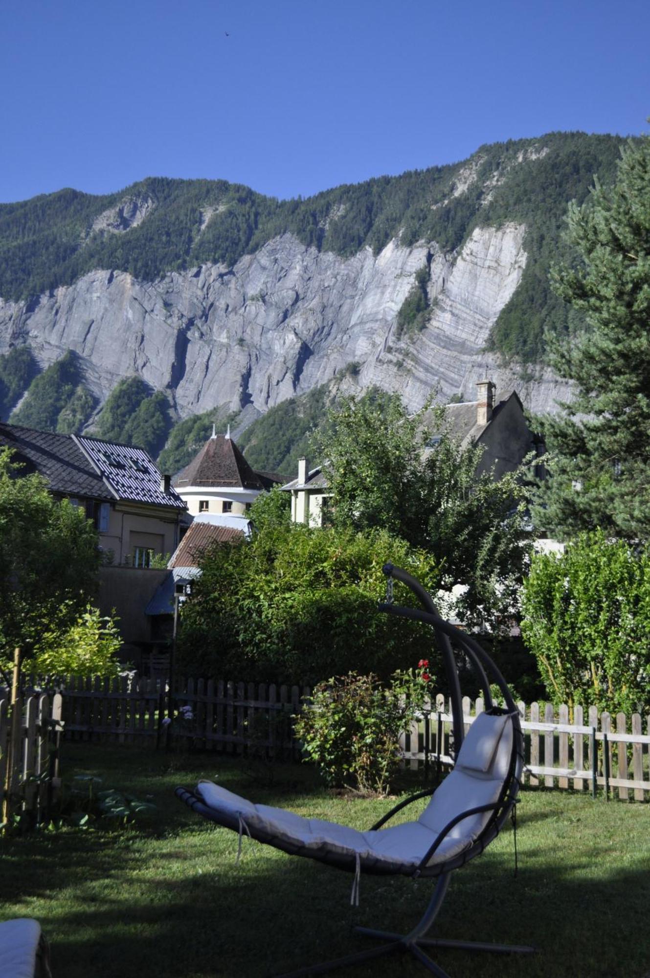 Chalet La Cachette Cyclists & Skiers Le Bourg-d'Oisans Exterior photo